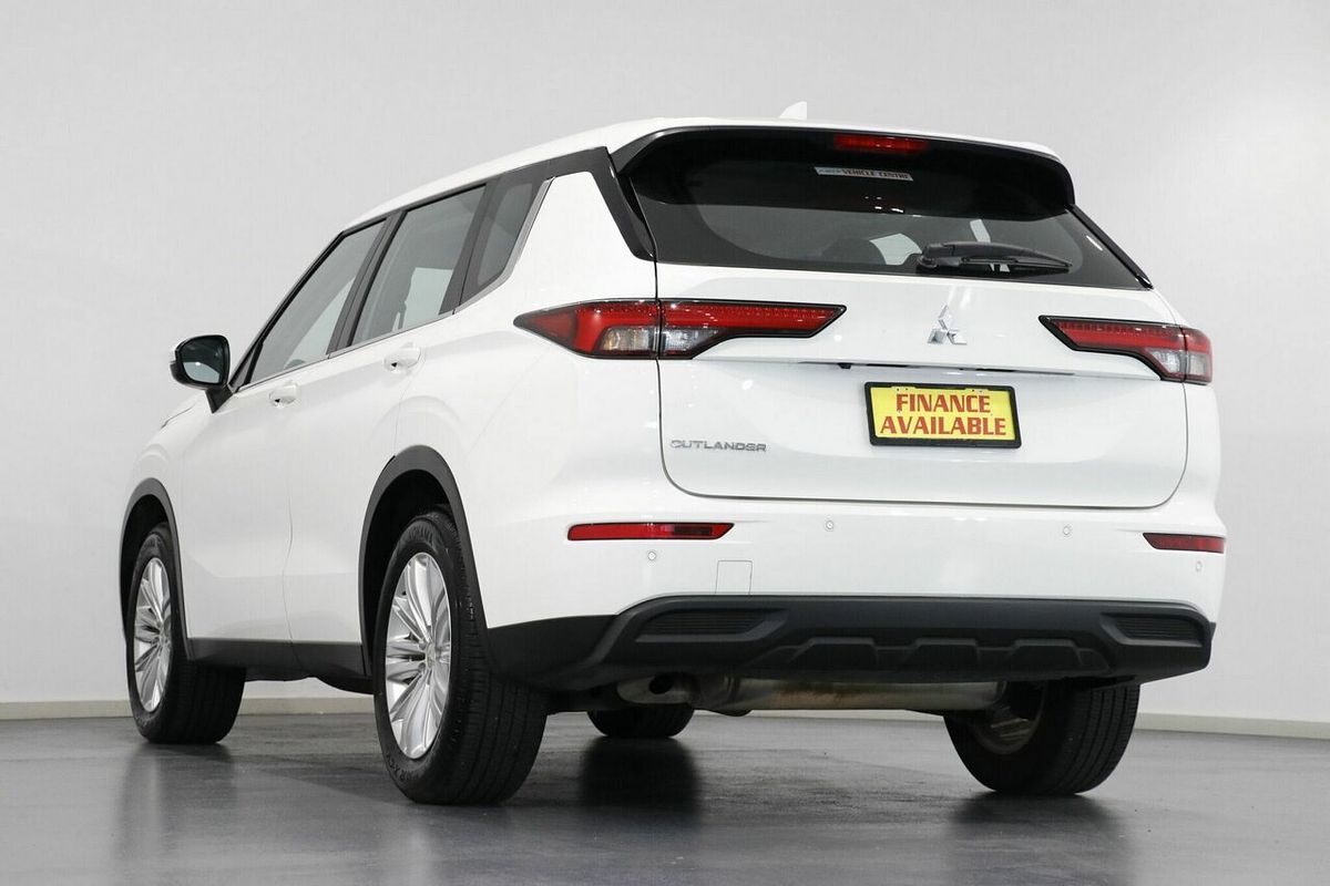 2023 Mitsubishi Outlander ES ZM