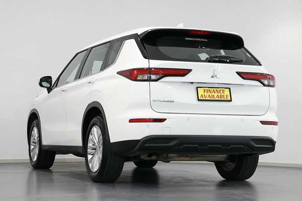 2023 Mitsubishi Outlander ES ZM