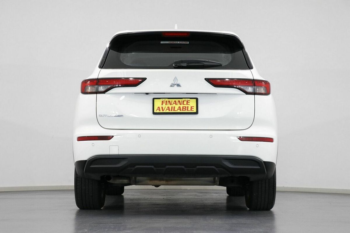 2023 Mitsubishi Outlander ES ZM