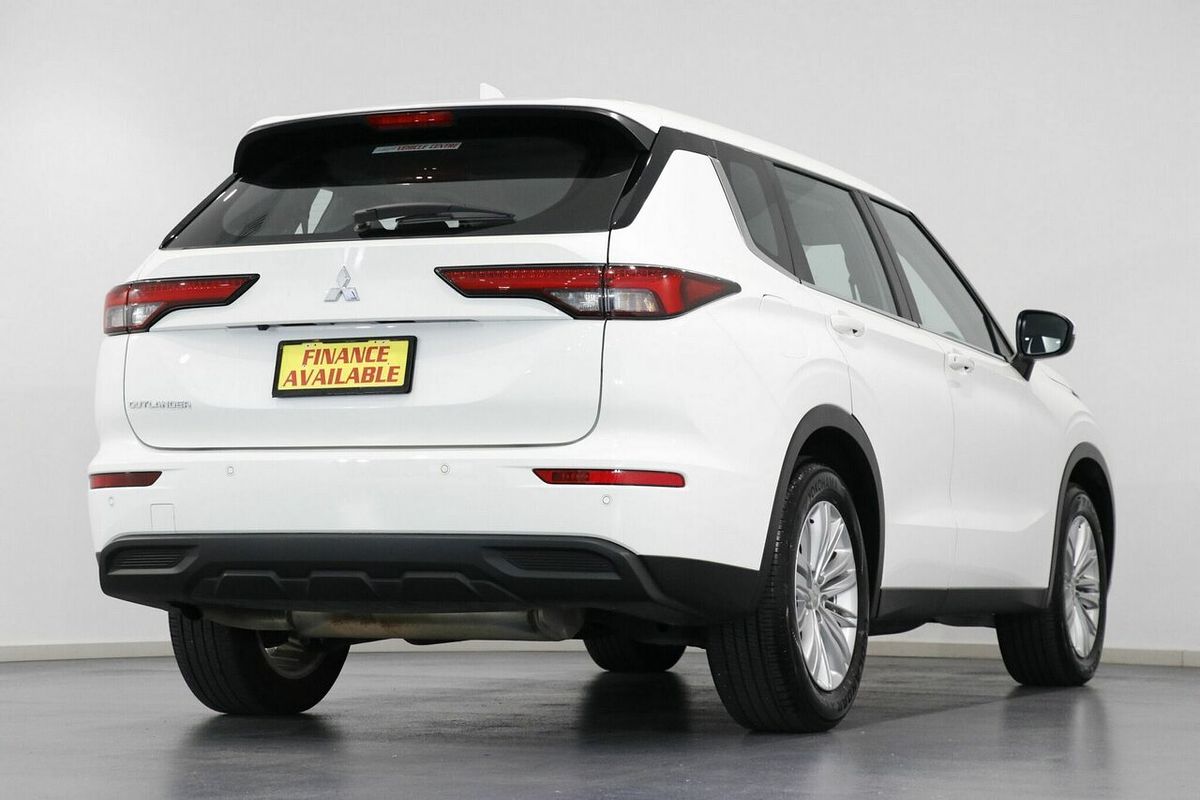 2023 Mitsubishi Outlander ES ZM