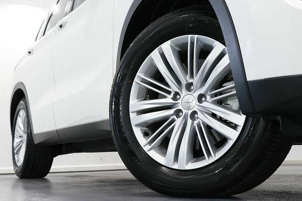 2023 Mitsubishi Outlander ES ZM