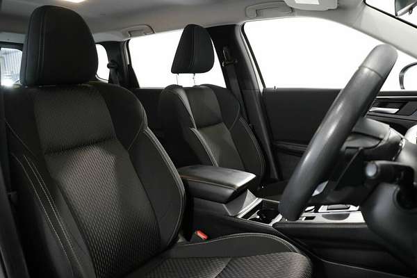 2023 Mitsubishi Outlander ES ZM