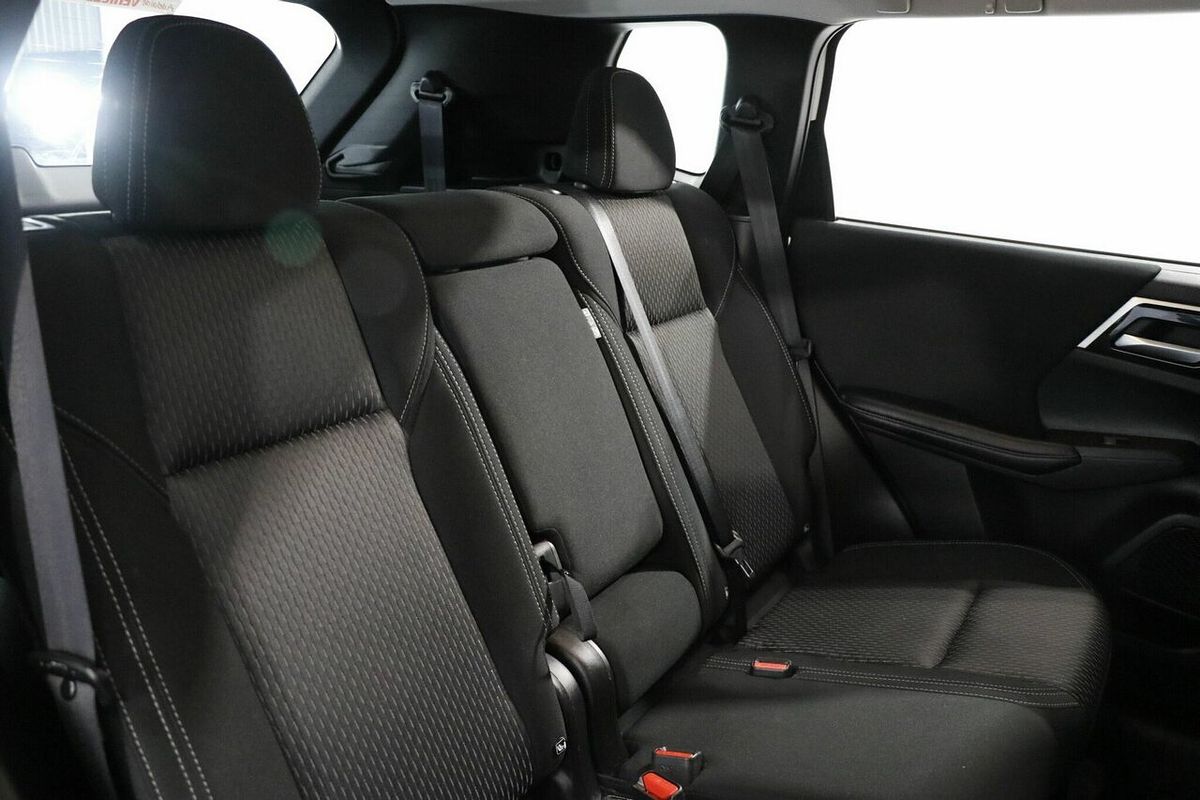 2023 Mitsubishi Outlander ES ZM