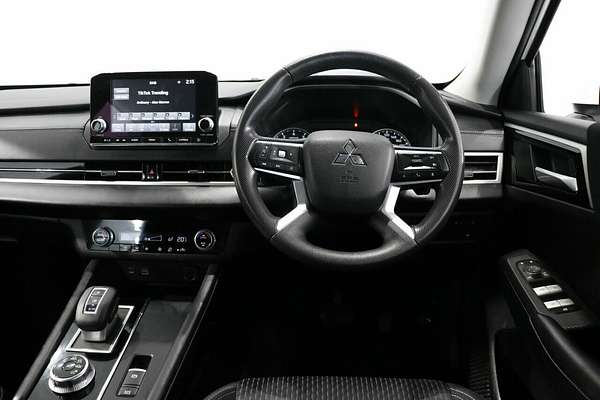 2023 Mitsubishi Outlander ES ZM