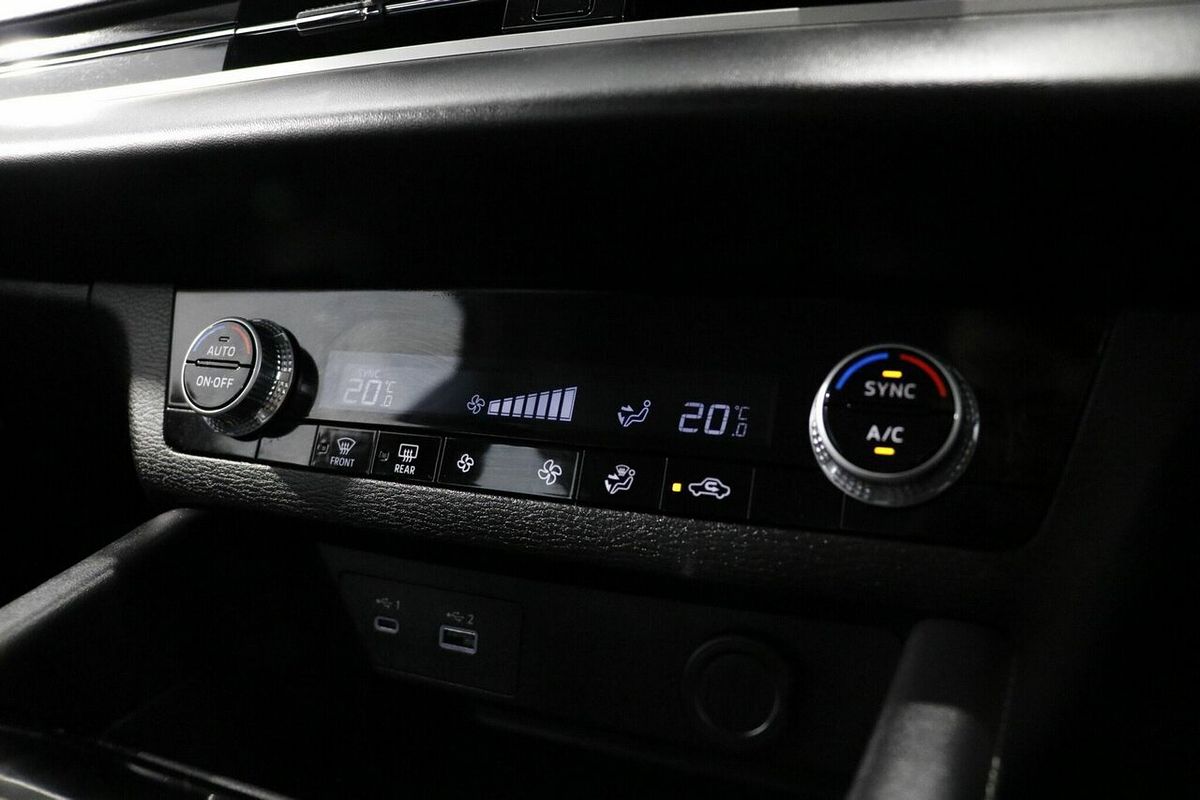 2023 Mitsubishi Outlander ES ZM