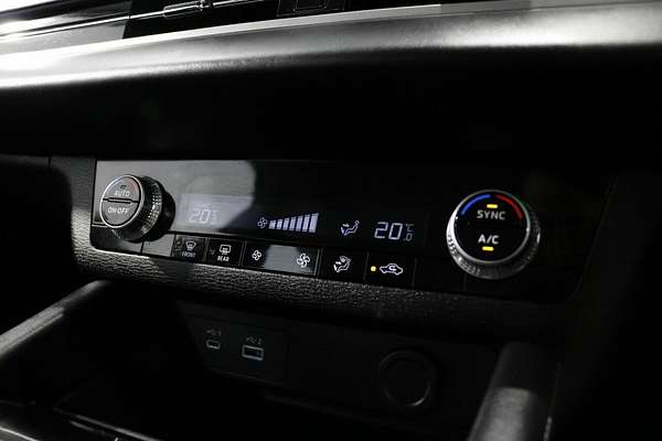 2023 Mitsubishi Outlander ES ZM