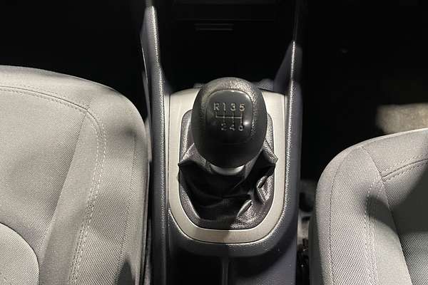 2013 Kia Rio S UB