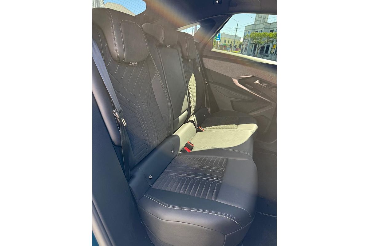 2024 Peugeot 3008 GT Premium Hybrid P64