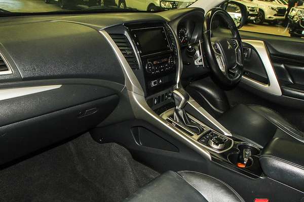 2016 Mitsubishi Pajero Sport GLS QE