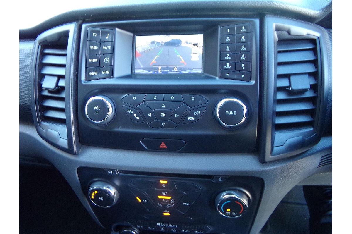 2017 Ford Everest Ambiente UA