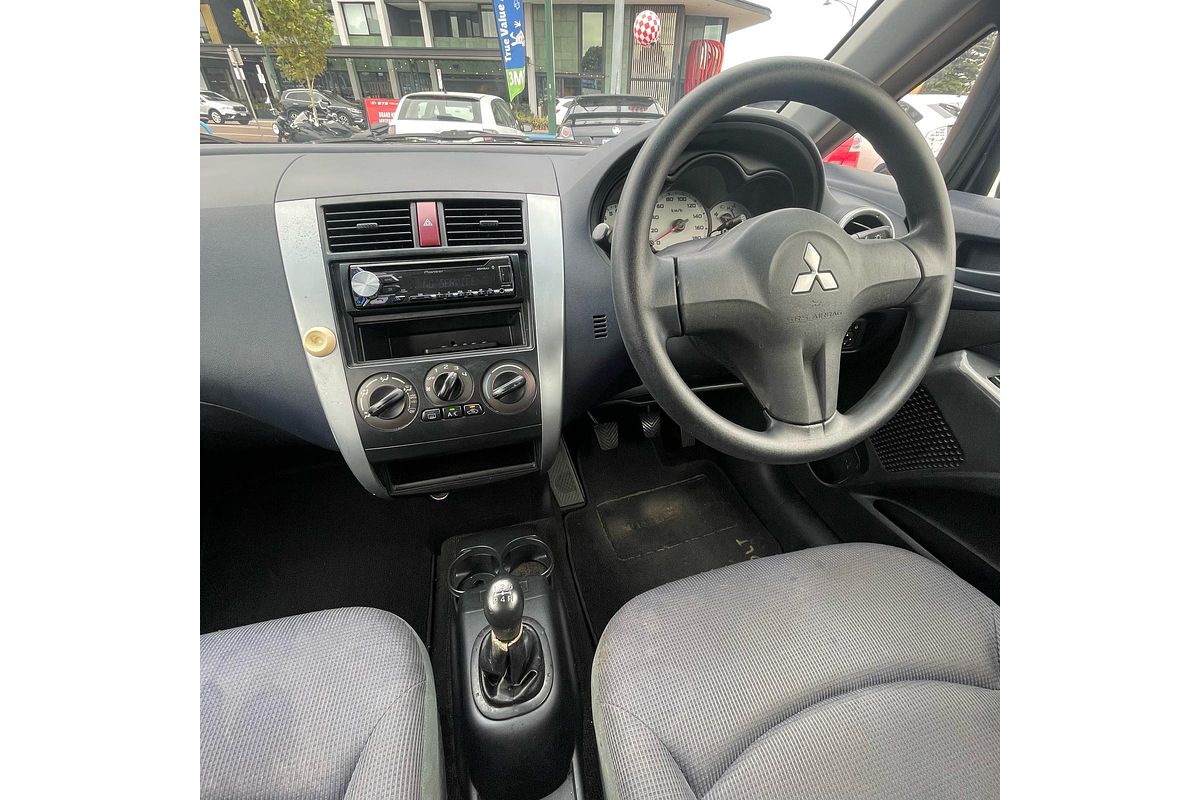 2006 Mitsubishi Colt LS RG