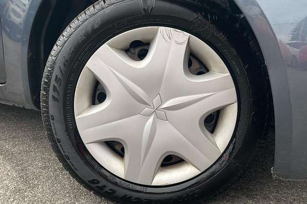 2006 Mitsubishi Colt LS RG