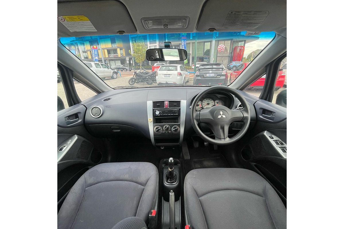 2006 Mitsubishi Colt LS RG