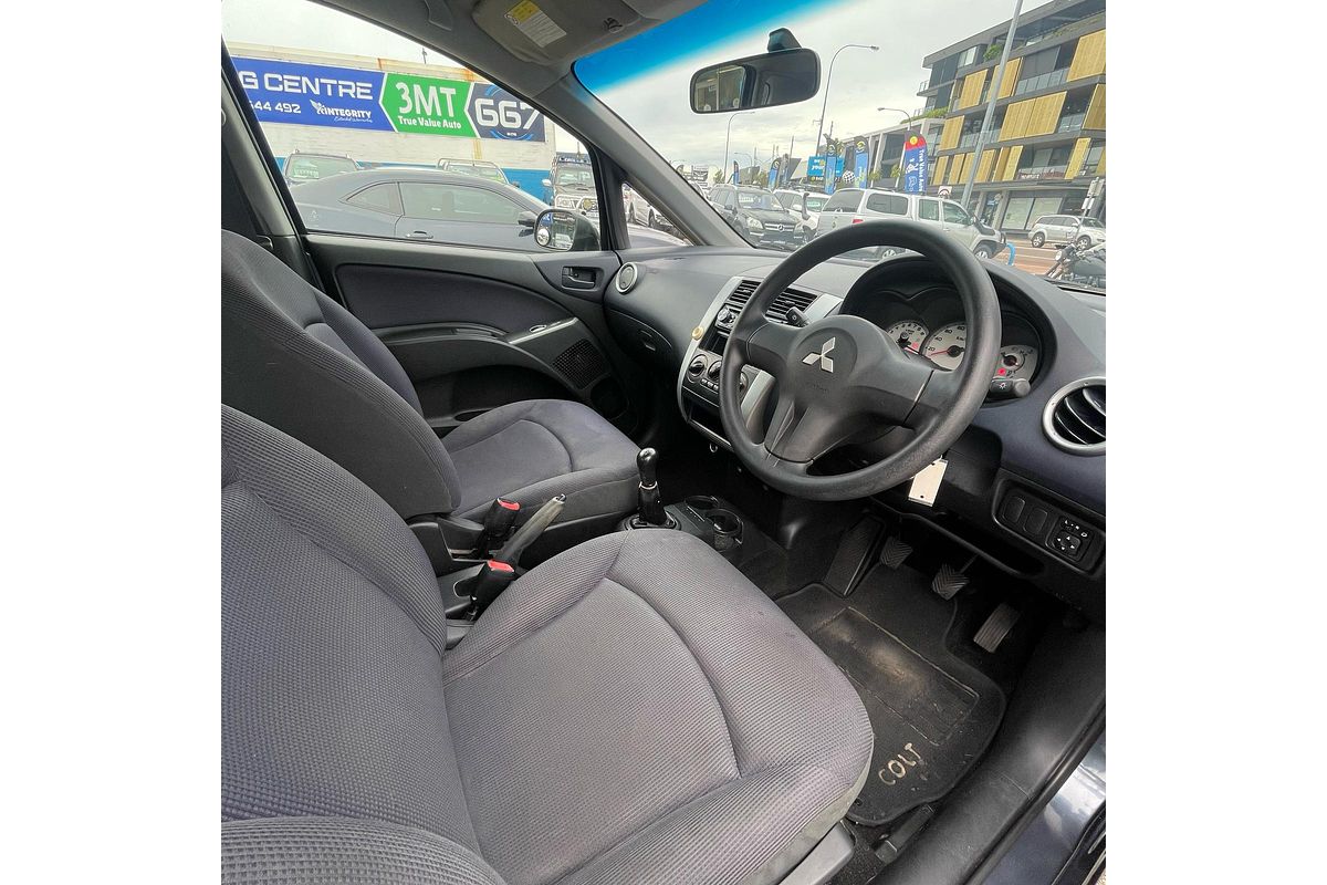 2006 Mitsubishi Colt LS RG