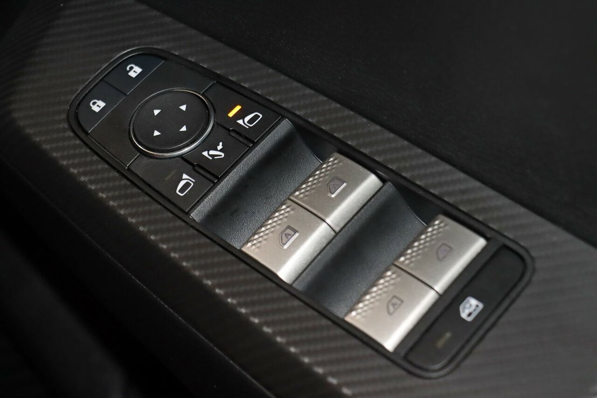 2024 Mitsubishi Outlander LS ZM