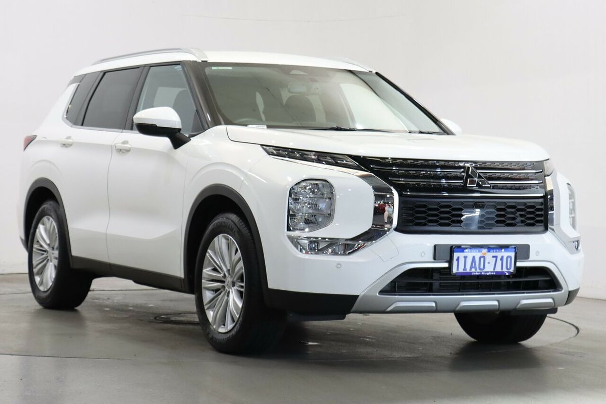 2023 Mitsubishi Outlander LS ZM