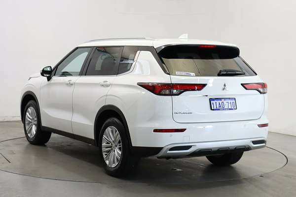 2023 Mitsubishi Outlander LS ZM