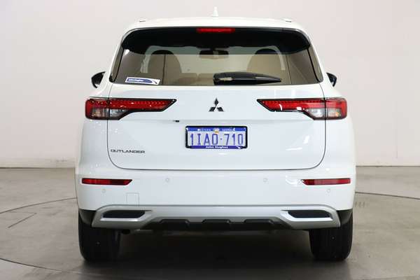 2023 Mitsubishi Outlander LS ZM