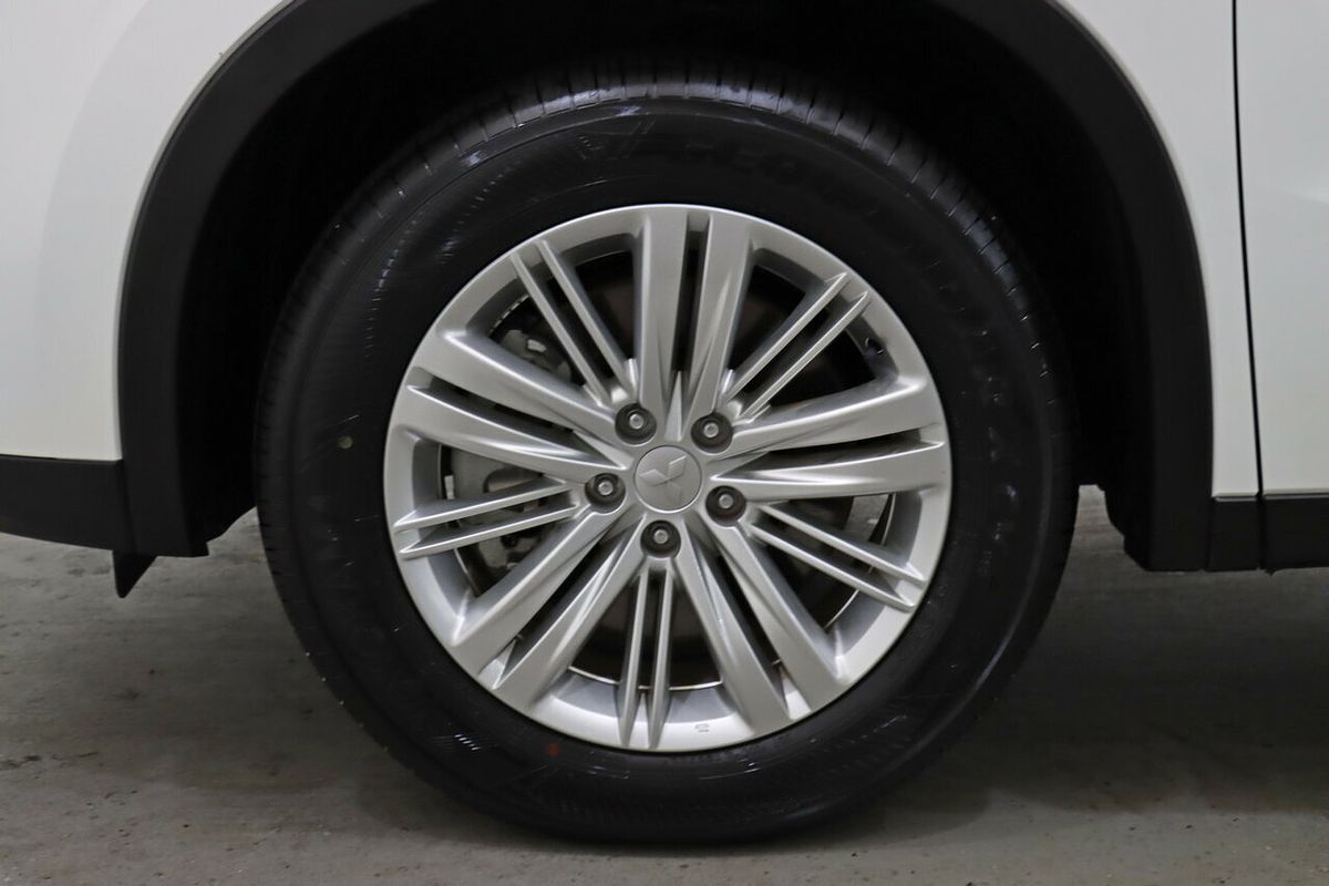 2023 Mitsubishi Outlander LS ZM