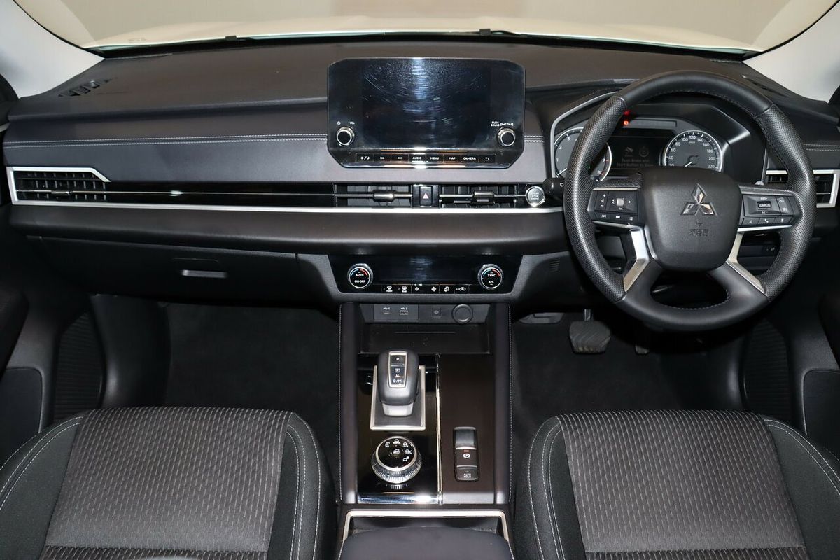 2023 Mitsubishi Outlander LS ZM