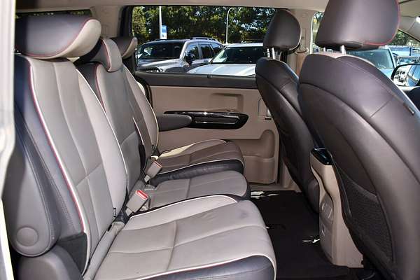 2015 Kia Carnival Platinum YP