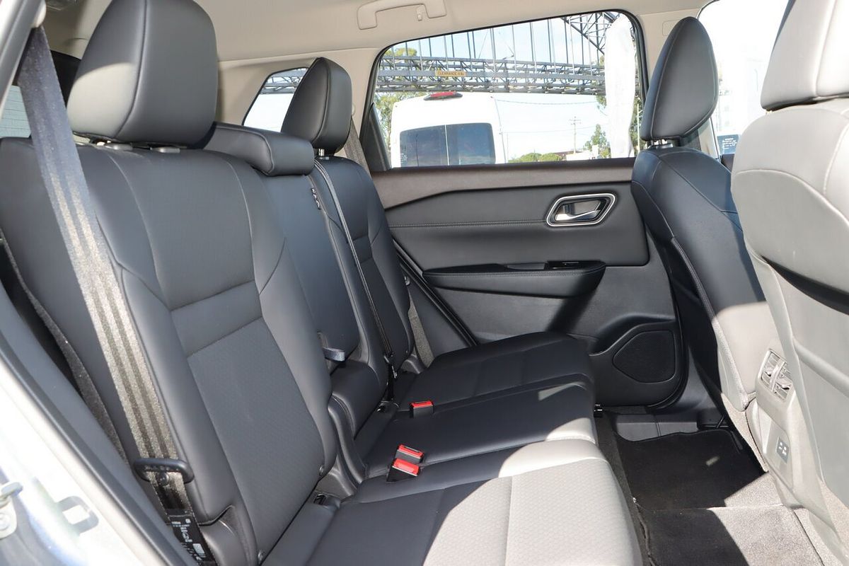 2024 Nissan X-TRAIL ST-L T33