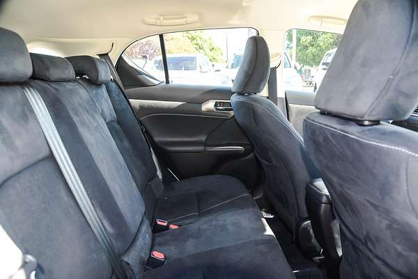 2016 Lexus CT CT200h Luxury ZWA10R