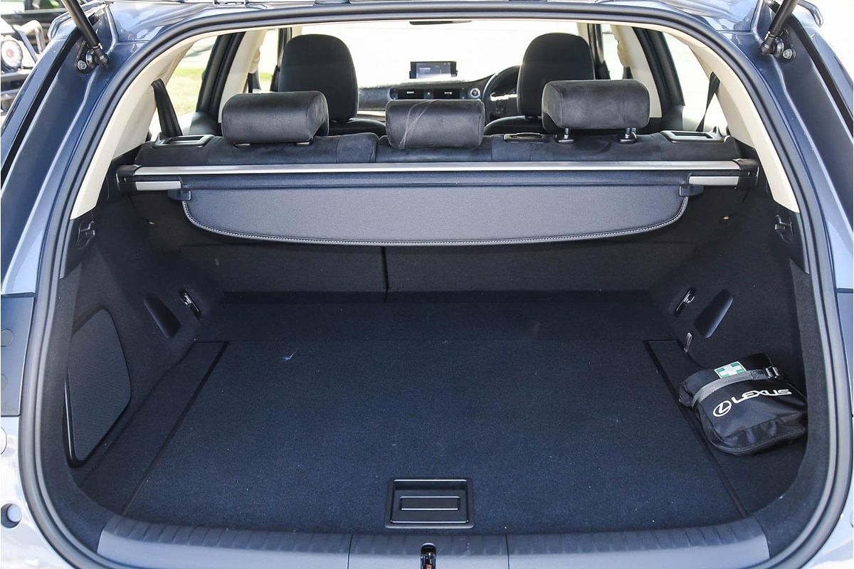 2016 Lexus CT CT200h Luxury ZWA10R