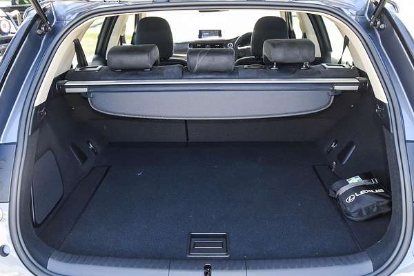 2016 Lexus CT CT200h Luxury ZWA10R