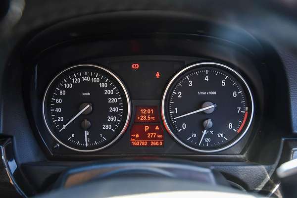 2013 BMW 3 Series 325i E93