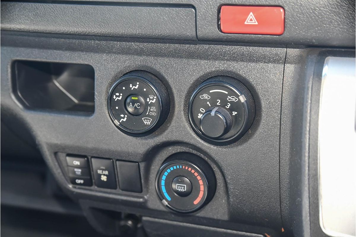 2015 Toyota Hiace Commuter KDH223R