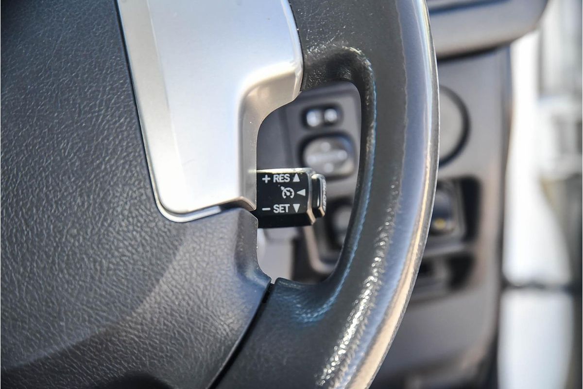 2015 Toyota Hiace Commuter KDH223R