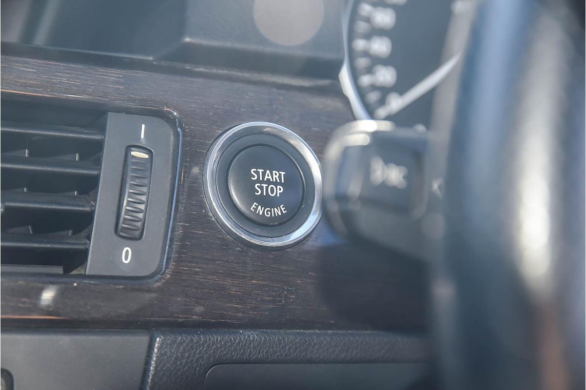 2013 BMW 3 Series 325i E93
