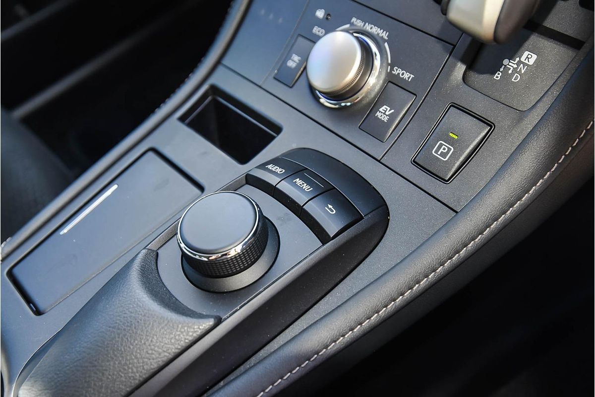 2016 Lexus CT CT200h Luxury ZWA10R