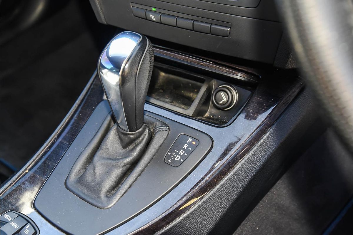 2013 BMW 3 Series 325i E93