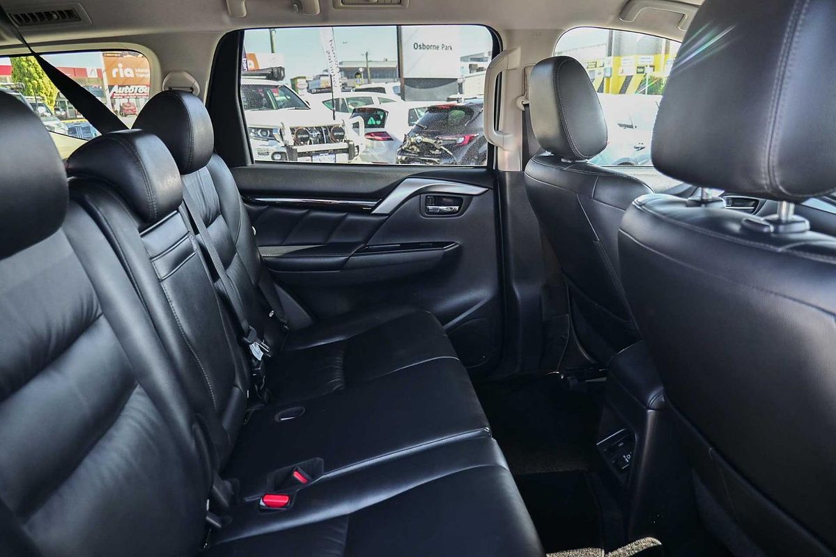 2019 Mitsubishi Pajero Sport Black Edition QE