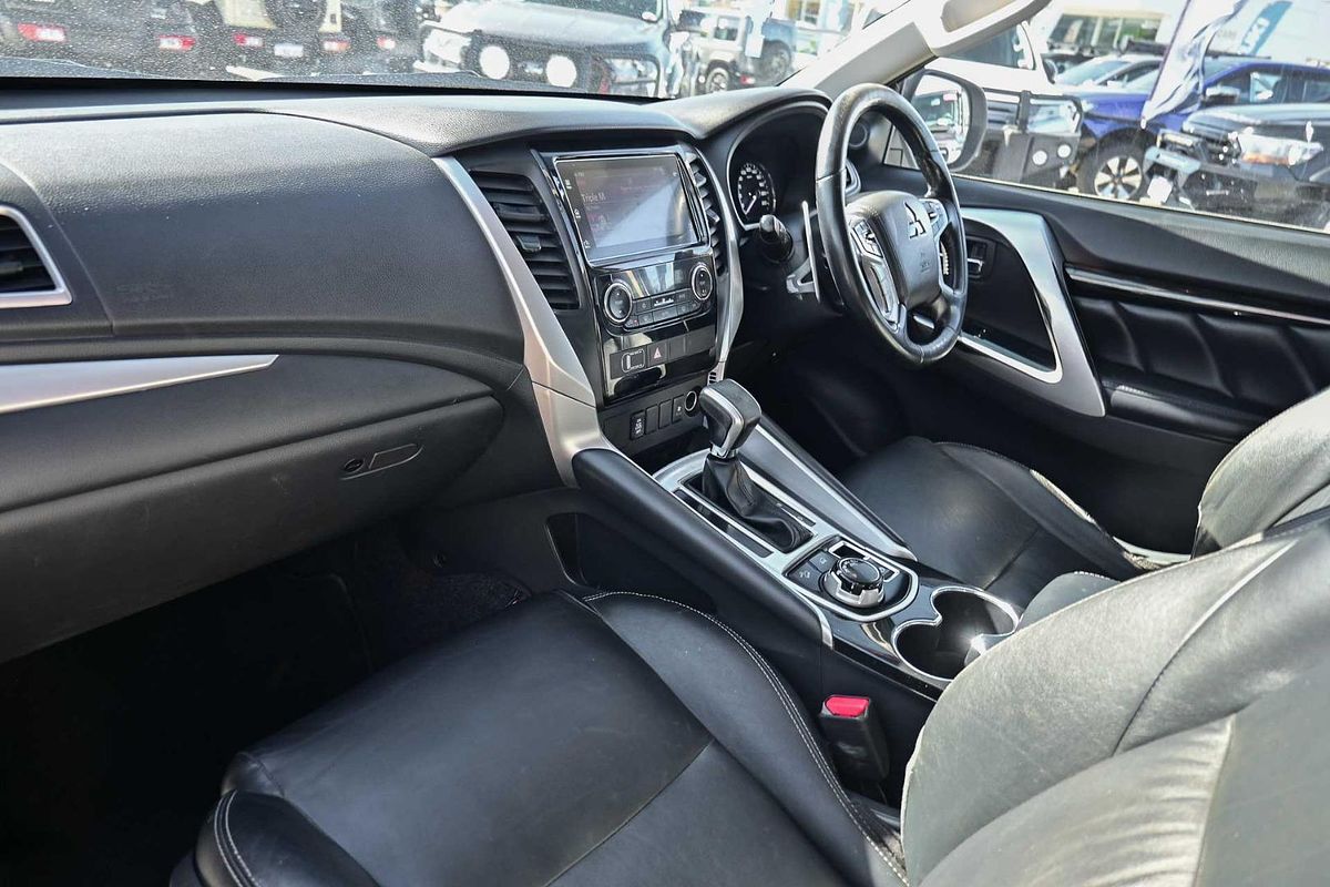 2019 Mitsubishi Pajero Sport Black Edition QE
