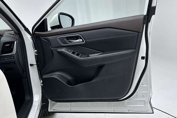 2023 Nissan X-TRAIL ST-L T33