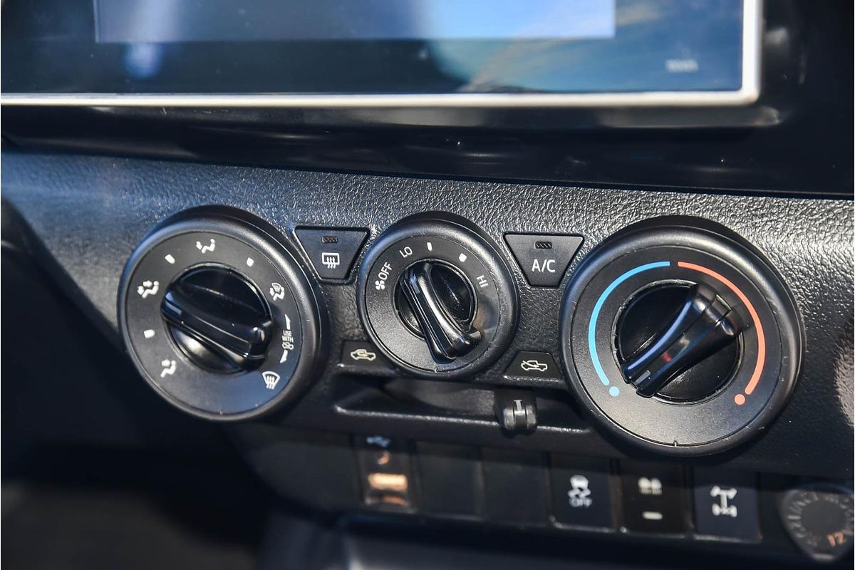 2018 Toyota Hilux SR GUN126R 4X4