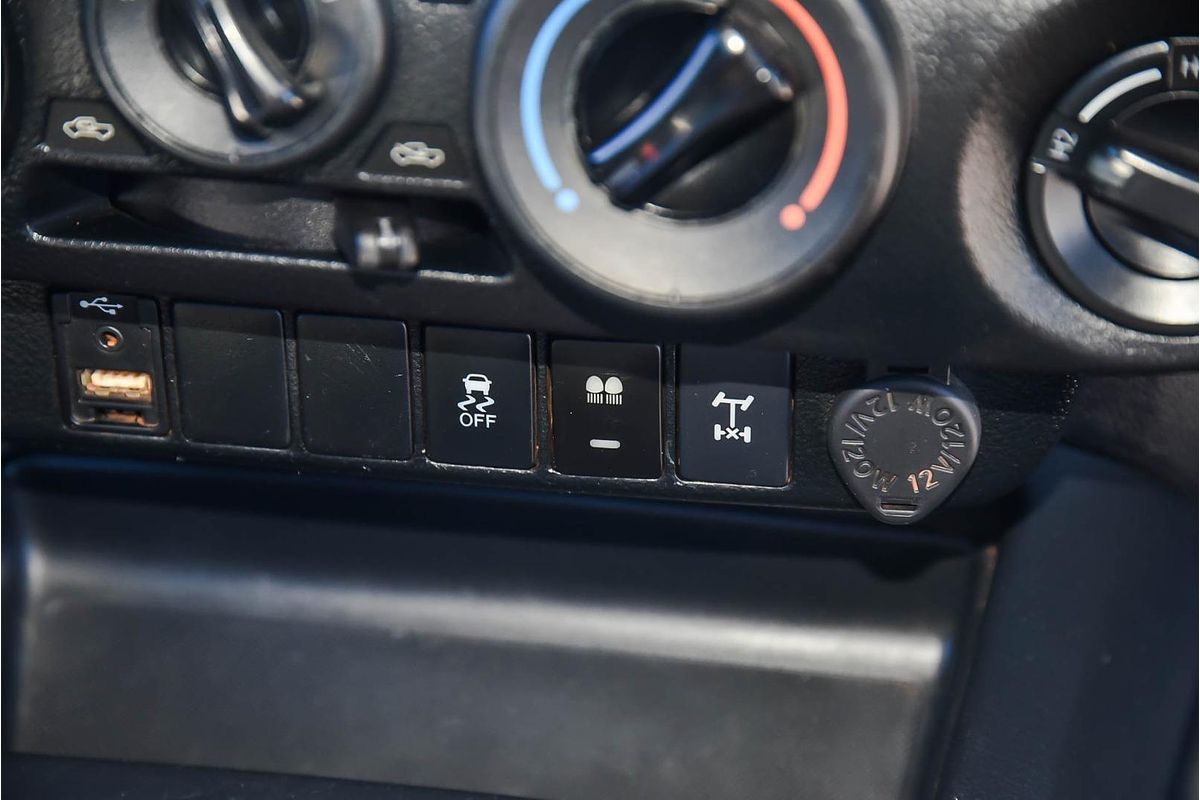 2018 Toyota Hilux SR GUN126R 4X4