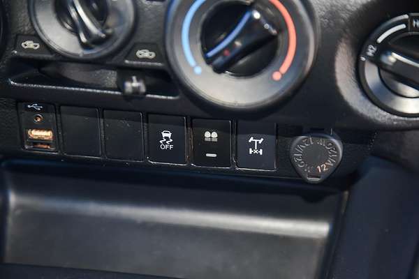 2018 Toyota Hilux SR GUN126R 4X4
