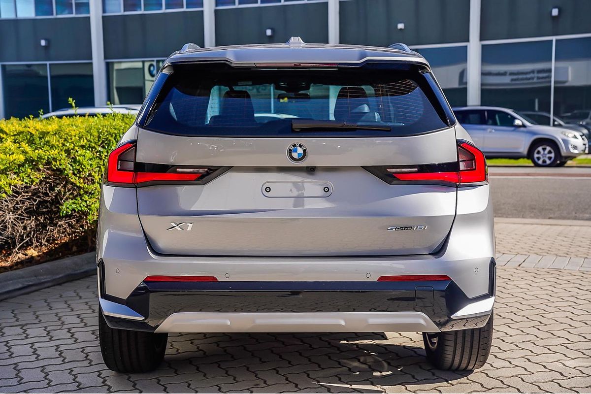 2024 BMW X1 sDrive18i U11