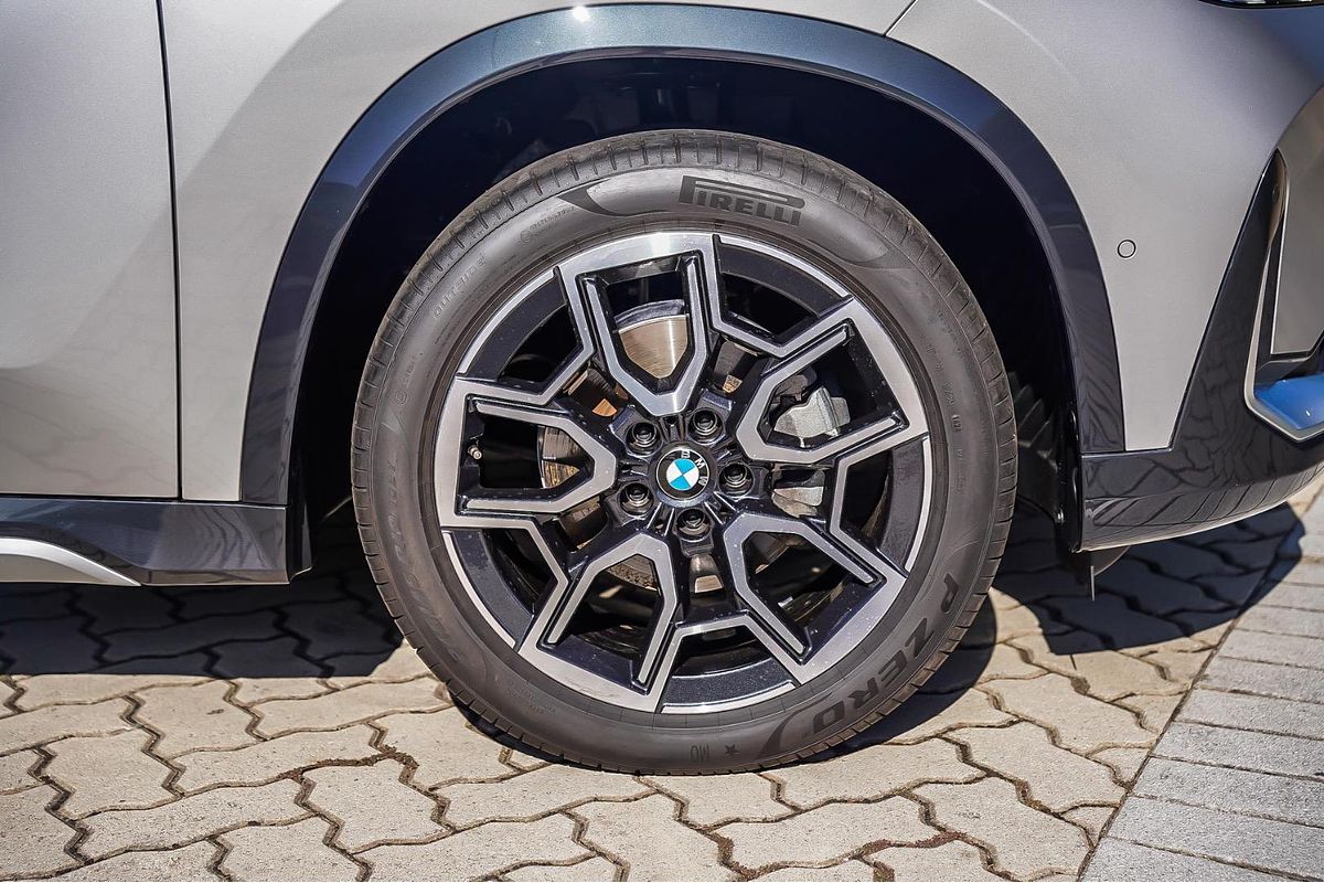 2024 BMW X1 sDrive18i U11