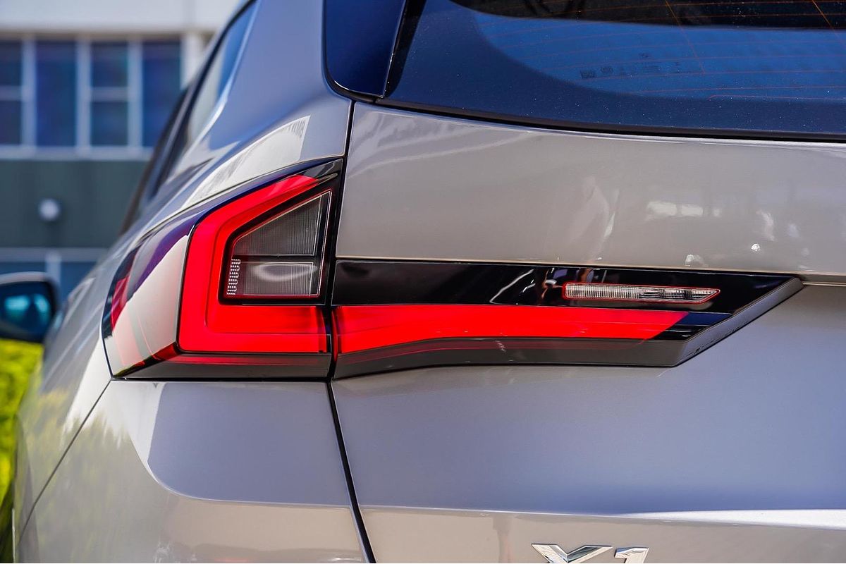 2024 BMW X1 sDrive18i U11