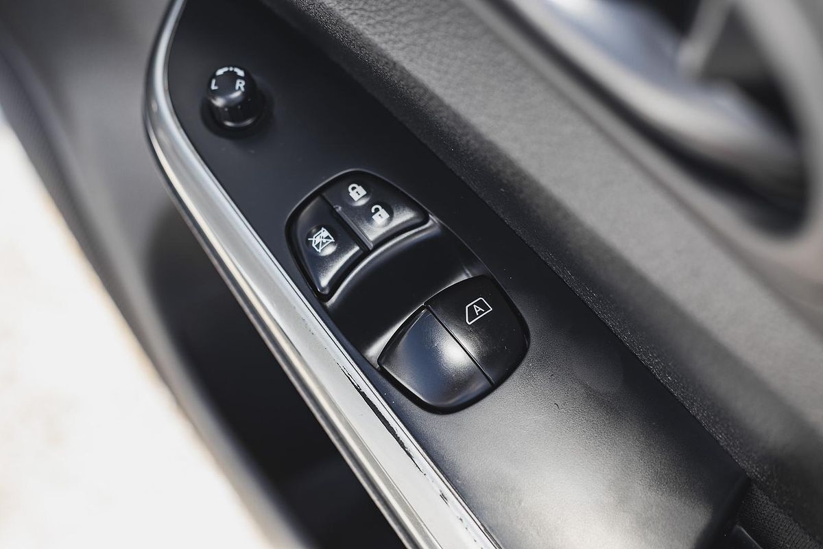 2021 Nissan Navara SL D23 Rear Wheel Drive