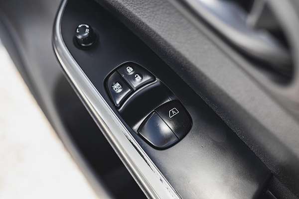 2021 Nissan Navara SL D23 Rear Wheel Drive