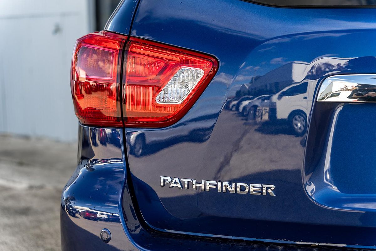 2016 Nissan Pathfinder ST-L NO OPTION PACK R52