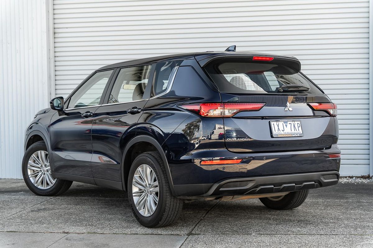 2023 Mitsubishi Outlander ES ZM