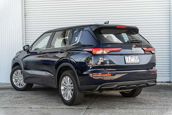 2023 Mitsubishi Outlander ES ZM