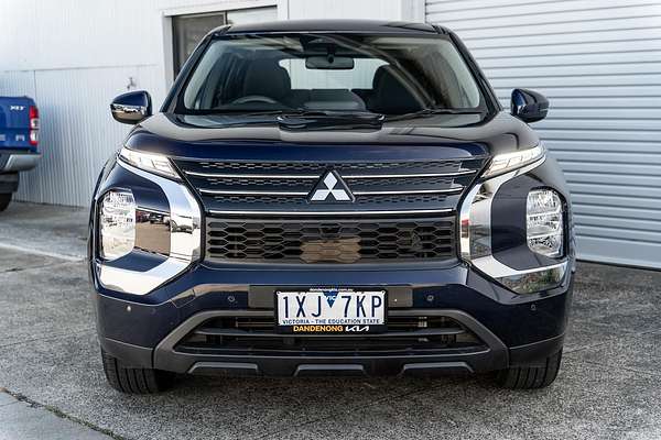 2023 Mitsubishi Outlander ES ZM